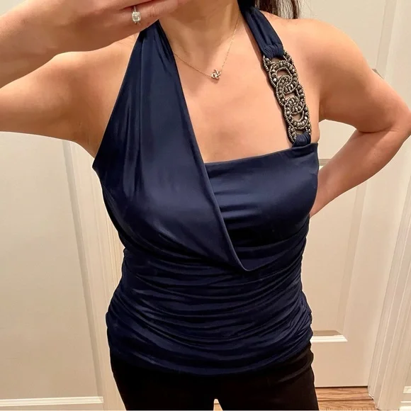 Asymmetrical halter top - Picture 2 of 5